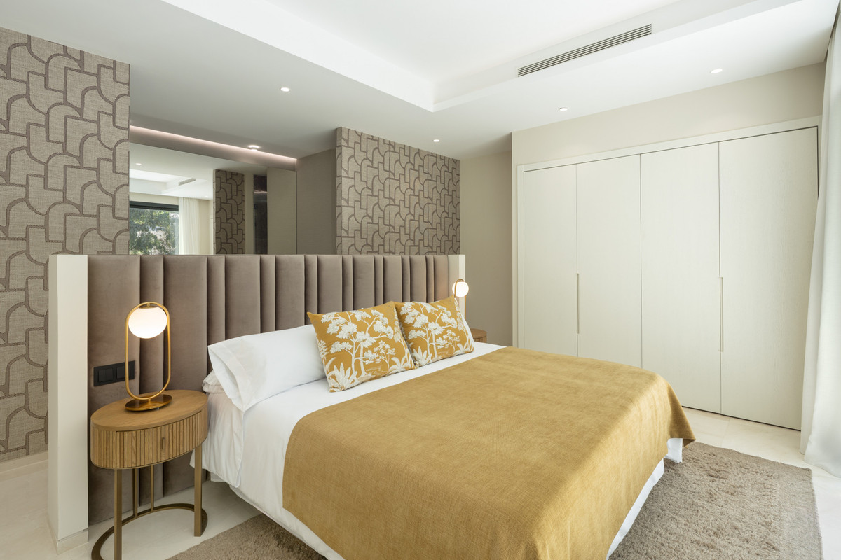 Huis te koop in Nueva Andalucía | 5 slaapkamers H5347570