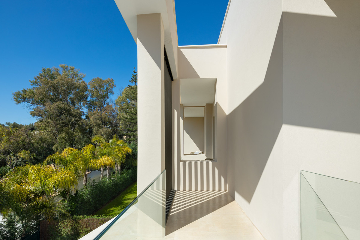 Huis te koop in Nueva Andalucía | 5 slaapkamers H5347570