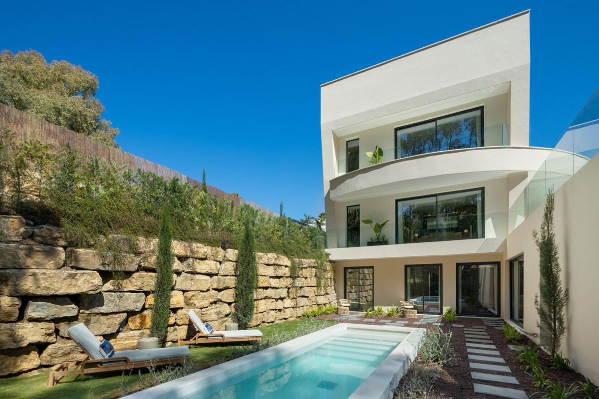 Huis te koop in Nueva Andalucía | 5 slaapkamers H5347570