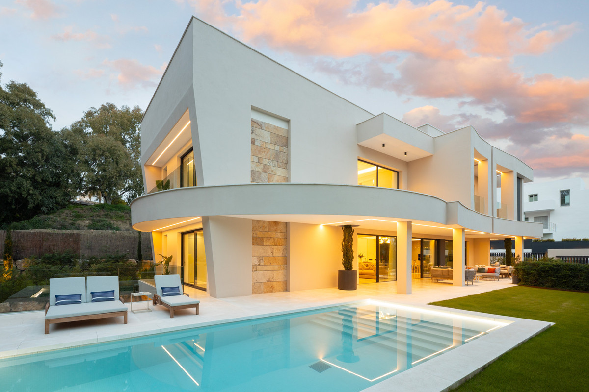 Huis te koop in Nueva Andalucía | 5 slaapkamers H5347570