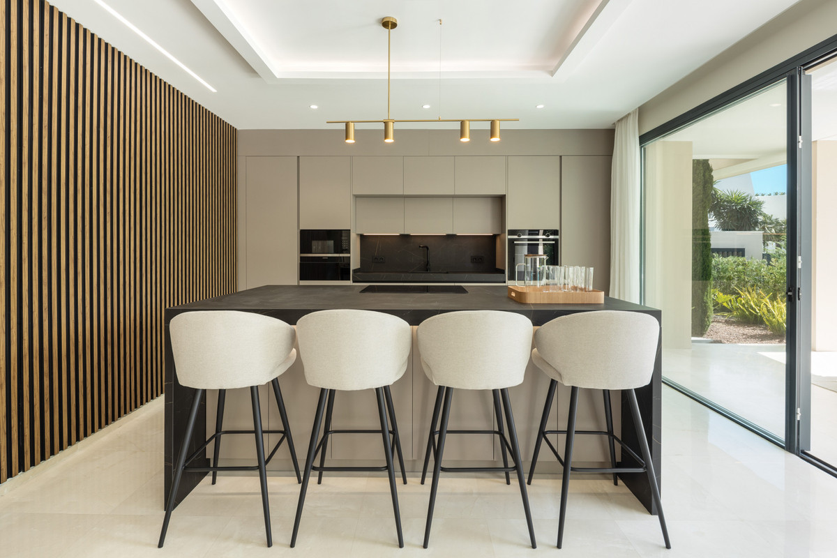 Huis te koop in Nueva Andalucía | 5 slaapkamers H5347570