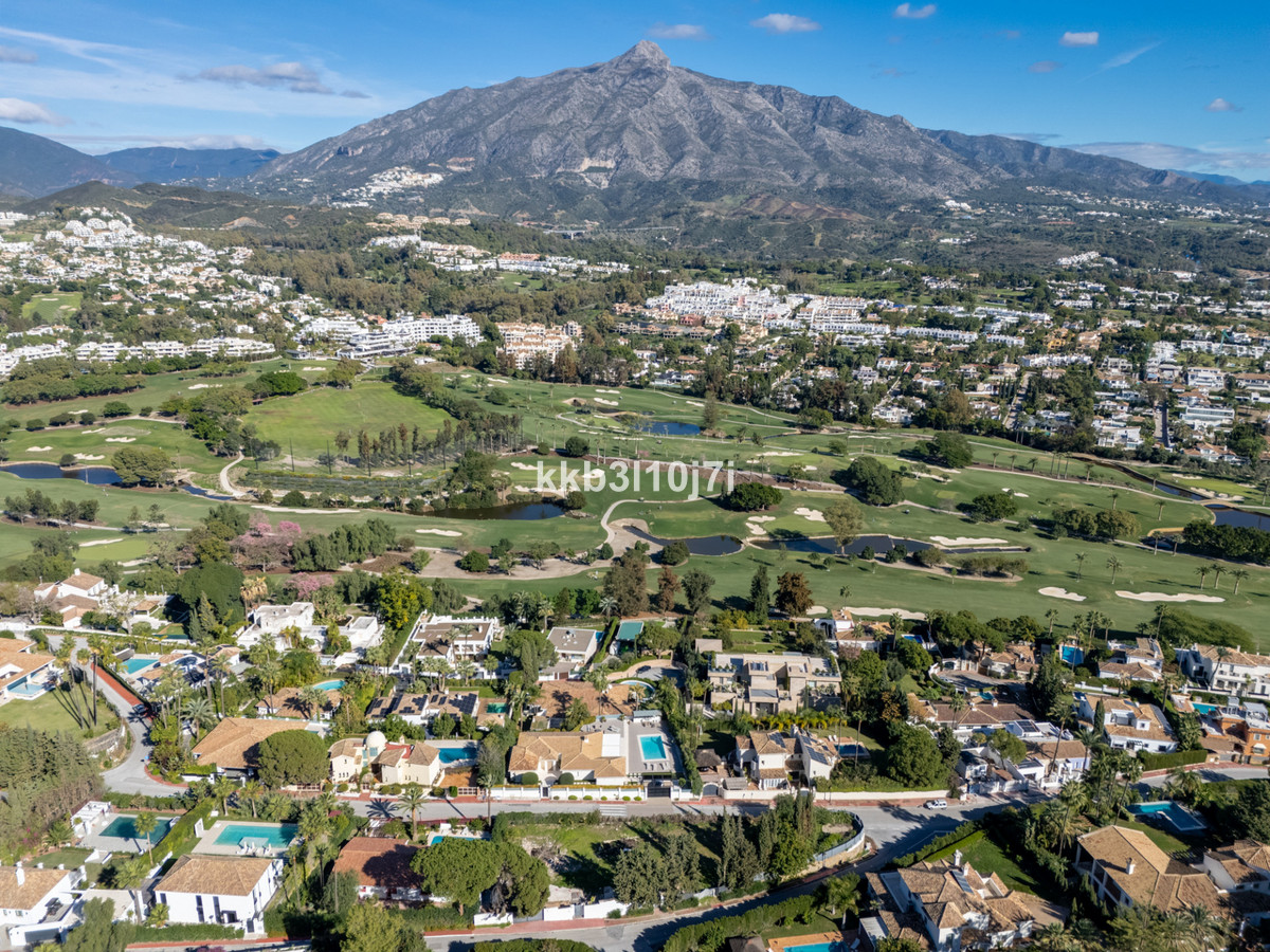 Huis te koop in Nueva Andalucía | 6 slaapkamers H5348236