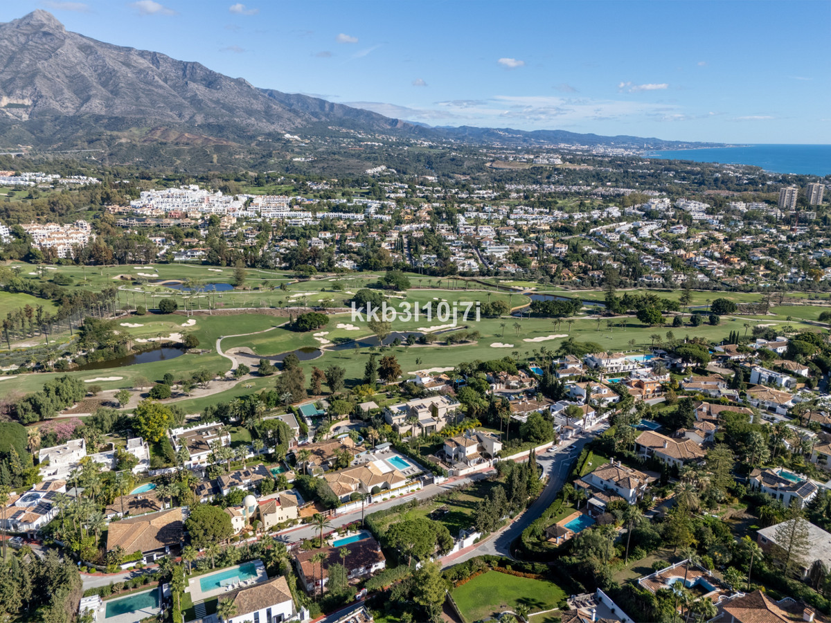 Huis te koop in Nueva Andalucía | 6 slaapkamers H5348236