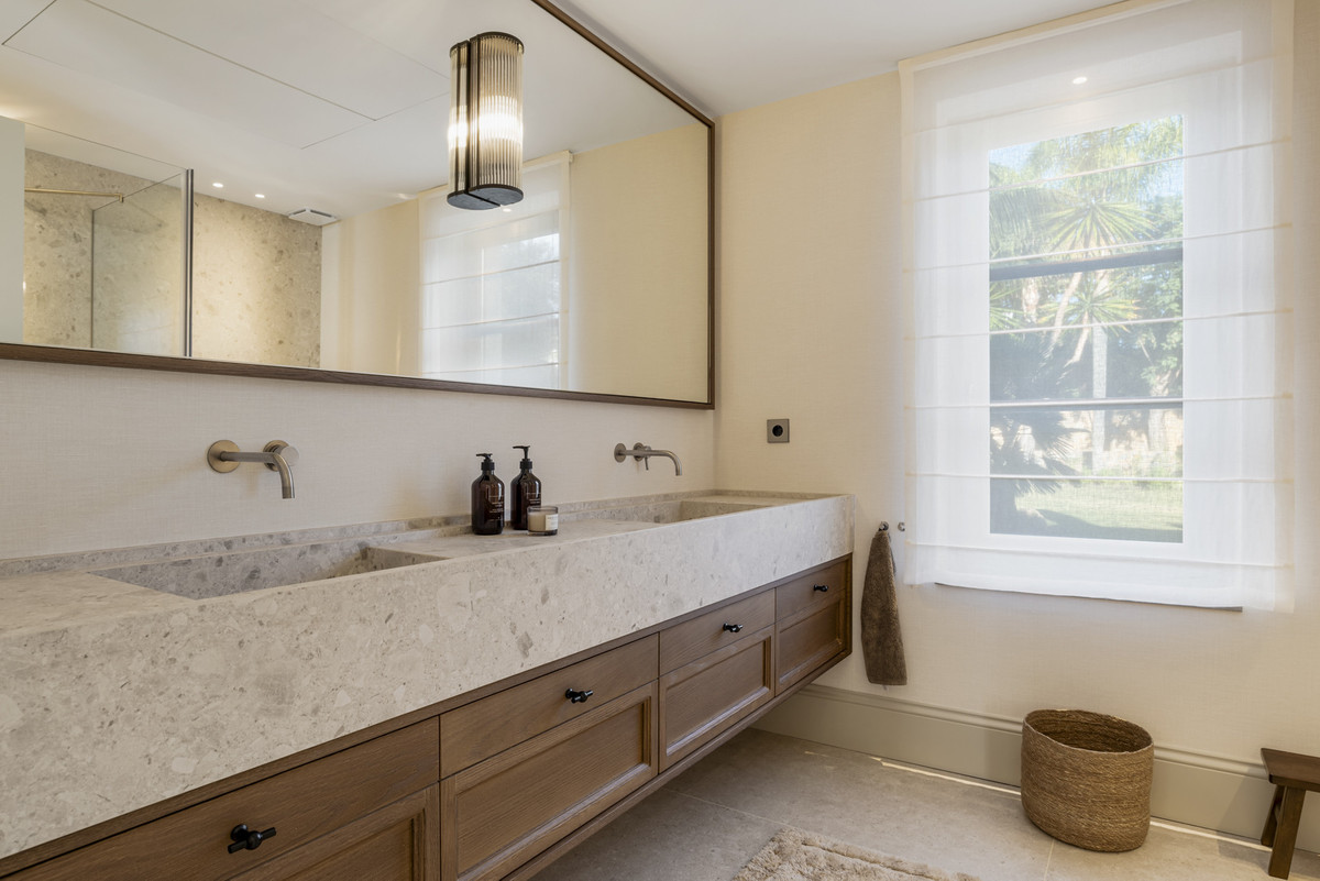 Huis te koop in Nueva Andalucía | 5 slaapkamers H5352754