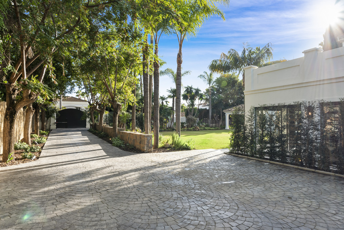 Huis te koop in Nueva Andalucía | 5 slaapkamers H5352754