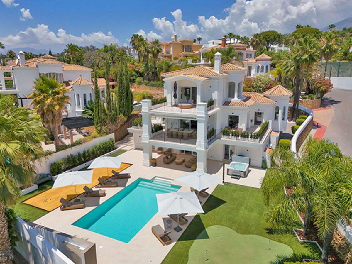 Huis te koop in Nueva Andalucía | 5 slaapkamers H5353702