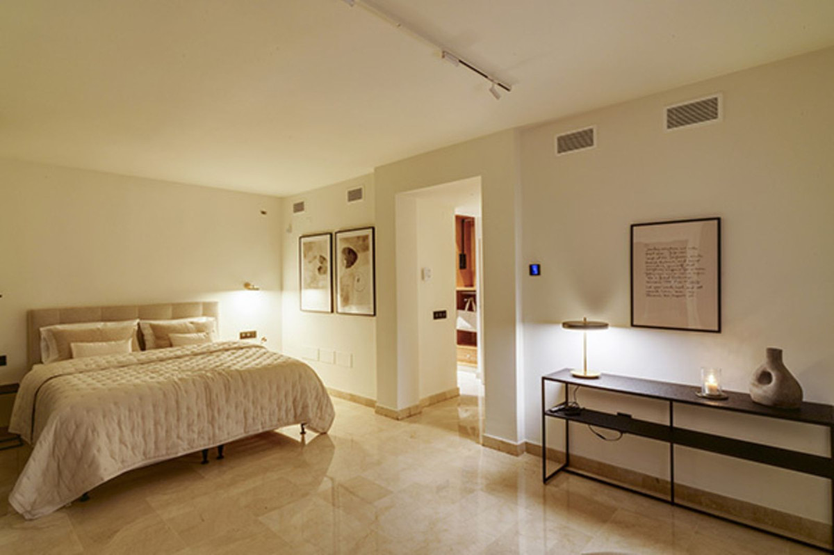 Huis te koop in Nueva Andalucía | 5 slaapkamers H5353702