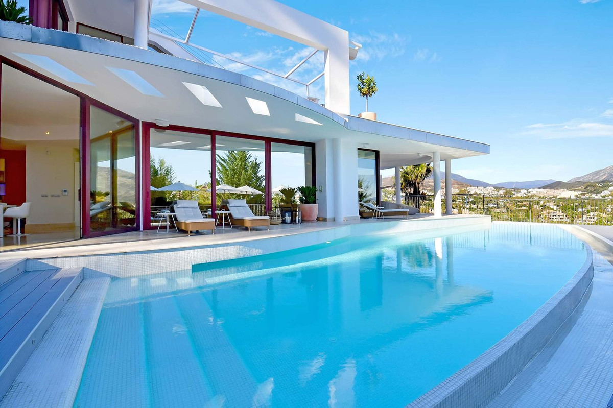 Huis te koop in Nueva Andalucía | 7 slaapkamers H5353723