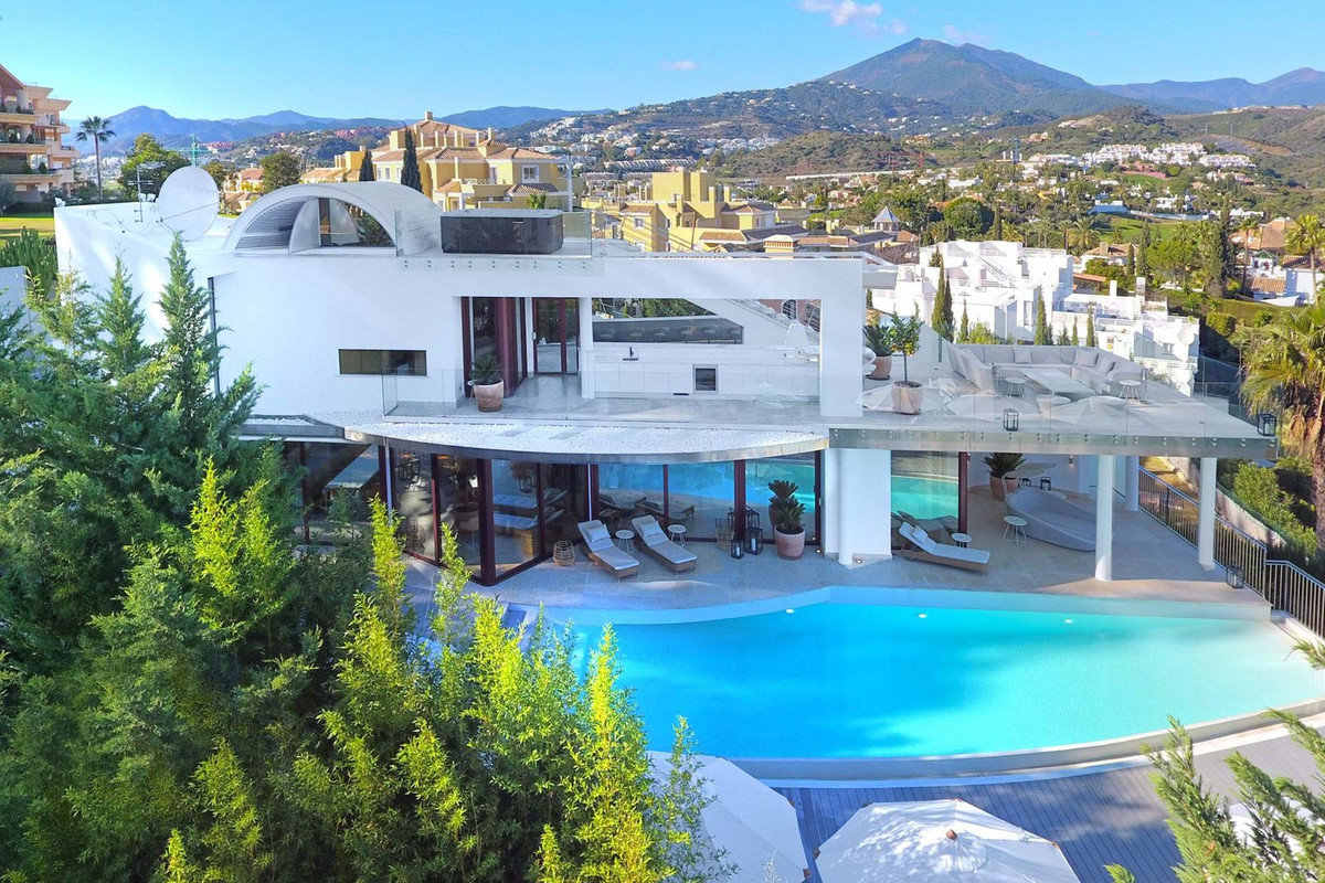 Huis te koop in Nueva Andalucía | 7 slaapkamers H5353723