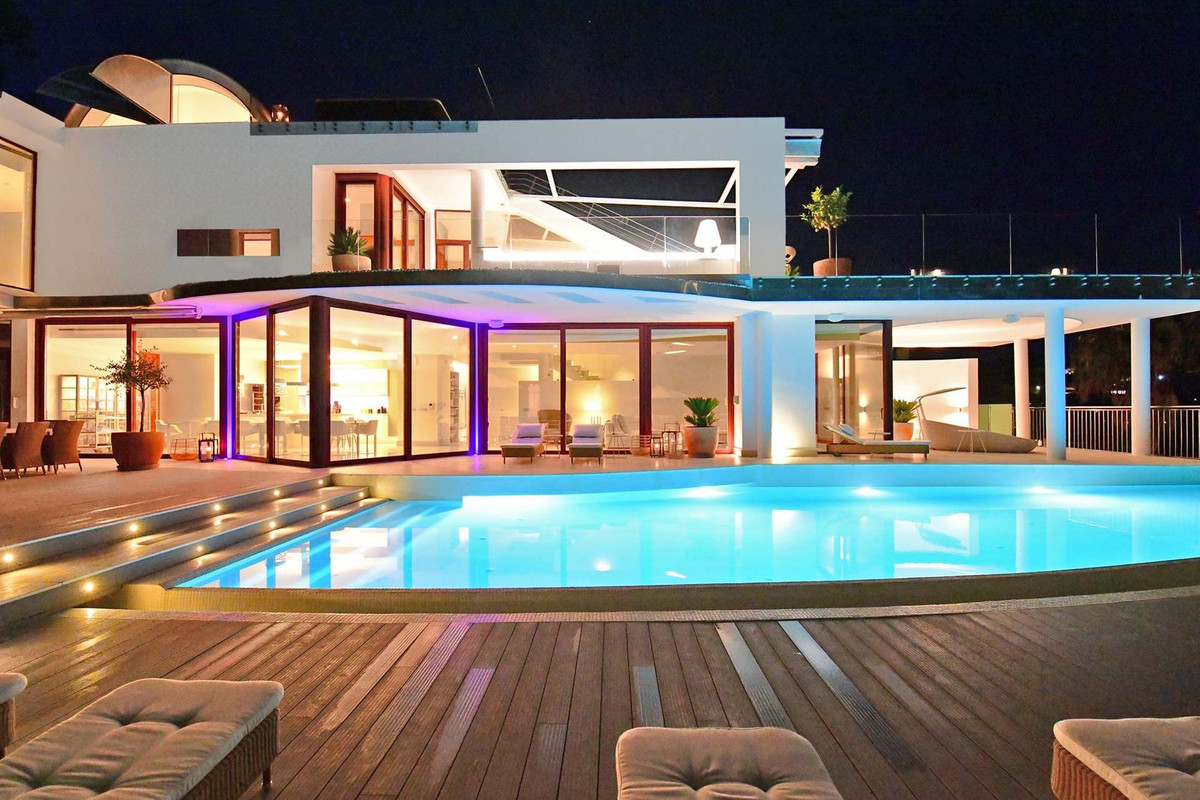Huis te koop in Nueva Andalucía | 7 slaapkamers H5353723