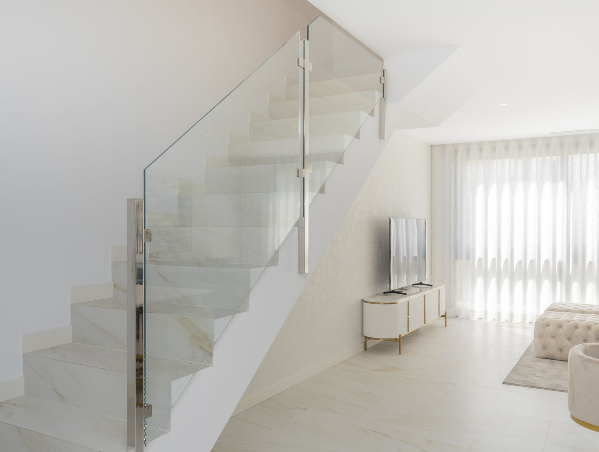 Huis te koop in Nueva Andalucía | 4 slaapkamers H5358454