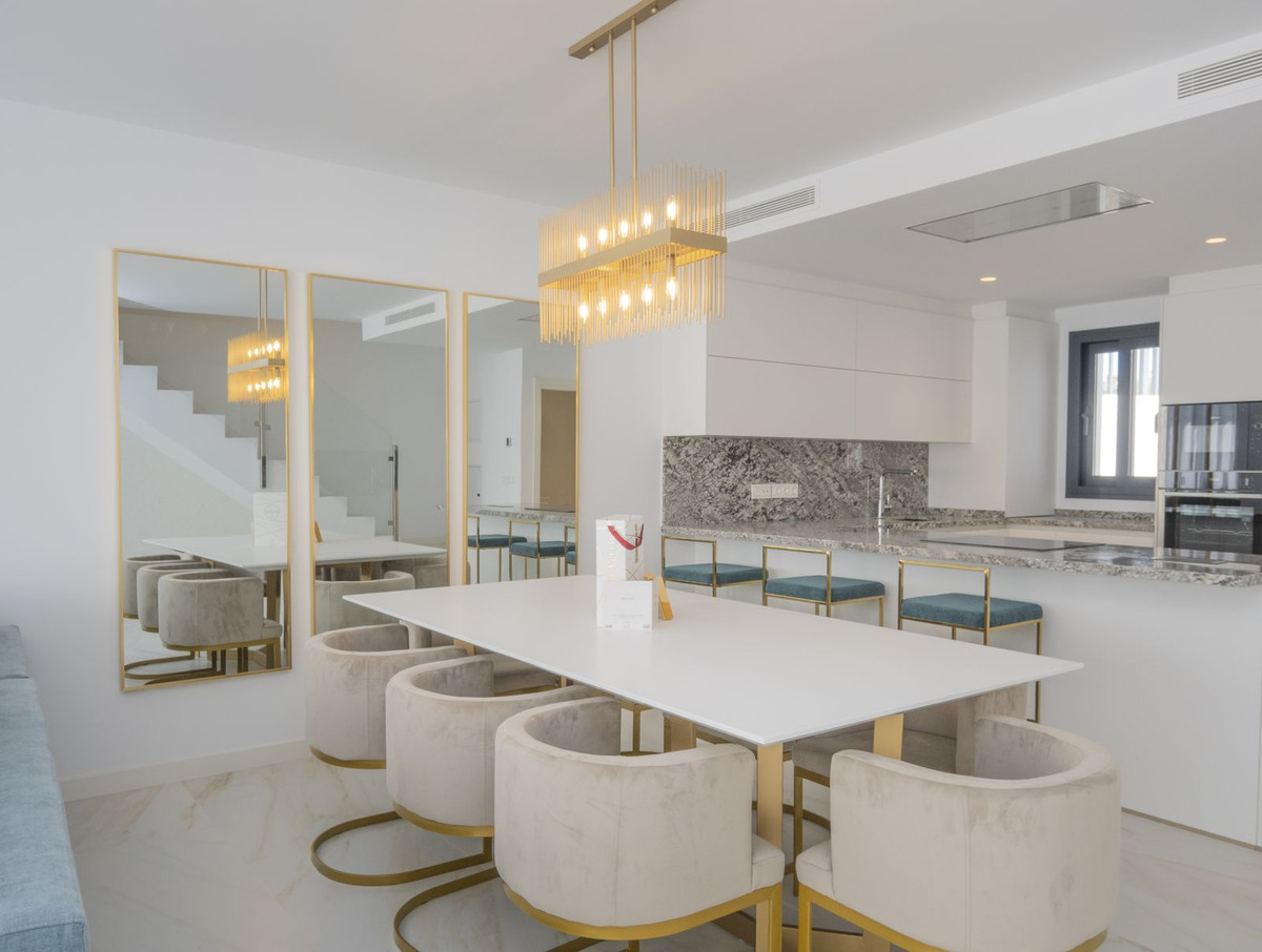 Huis te koop in Nueva Andalucía | 4 slaapkamers H5358454