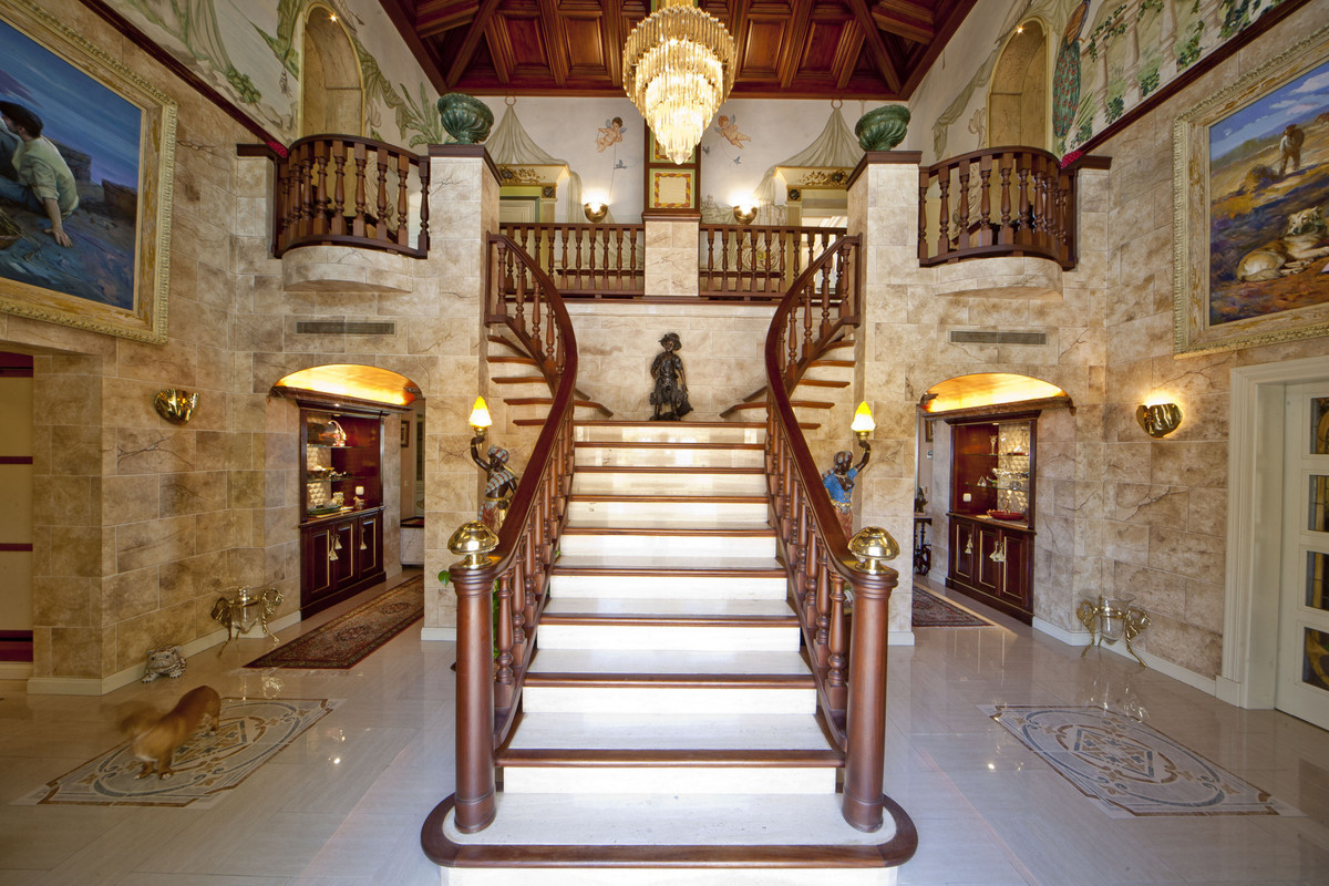 Huis te koop in Nueva Andalucía | 6 slaapkamers H5365636