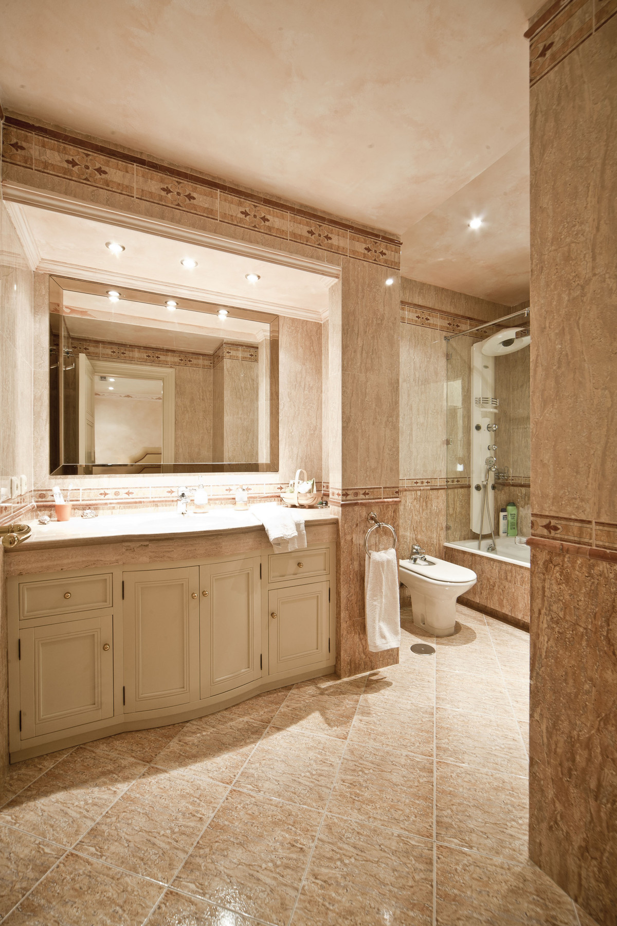 Huis te koop in Nueva Andalucía | 6 slaapkamers H5365636