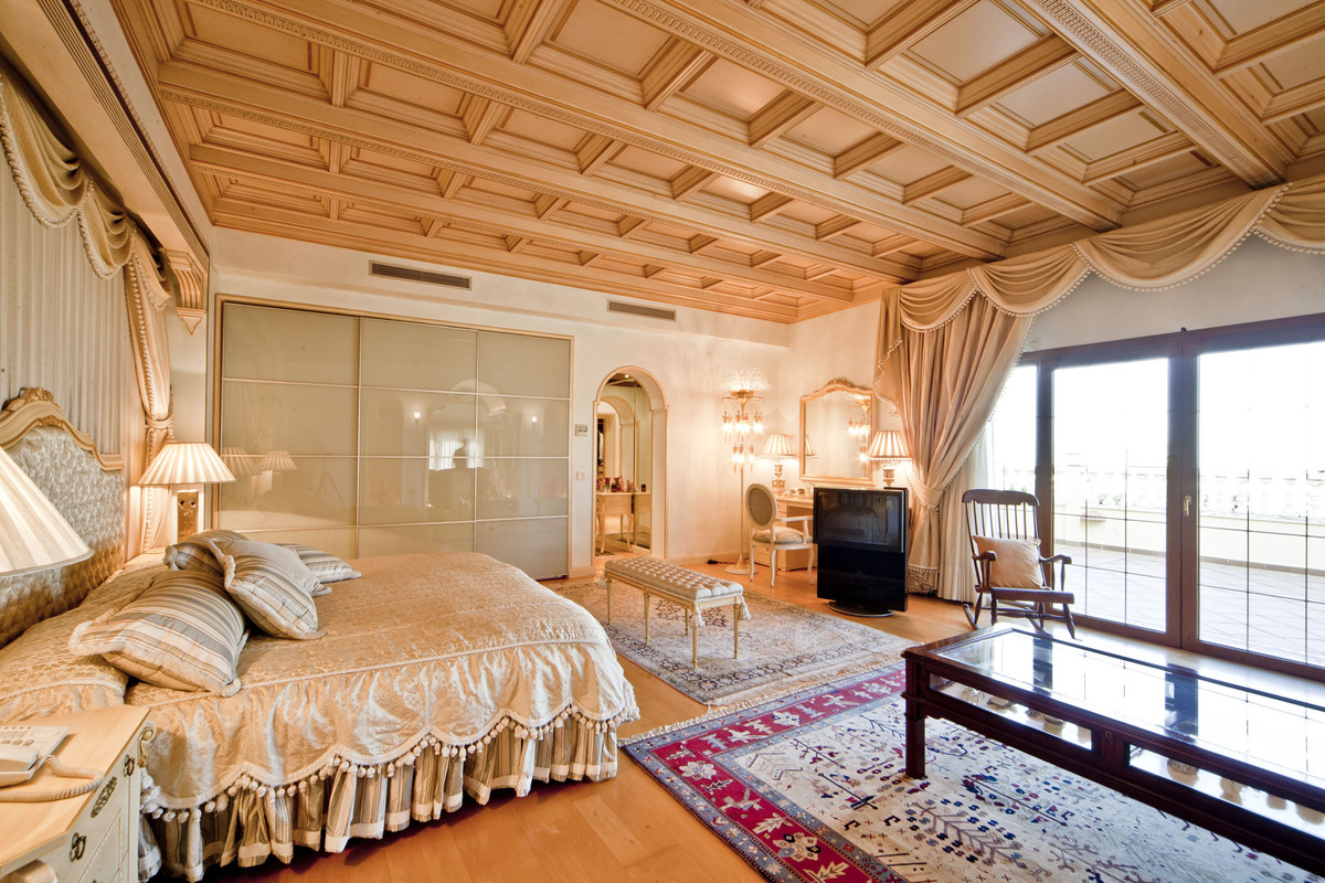 Huis te koop in Nueva Andalucía | 6 slaapkamers H5365636