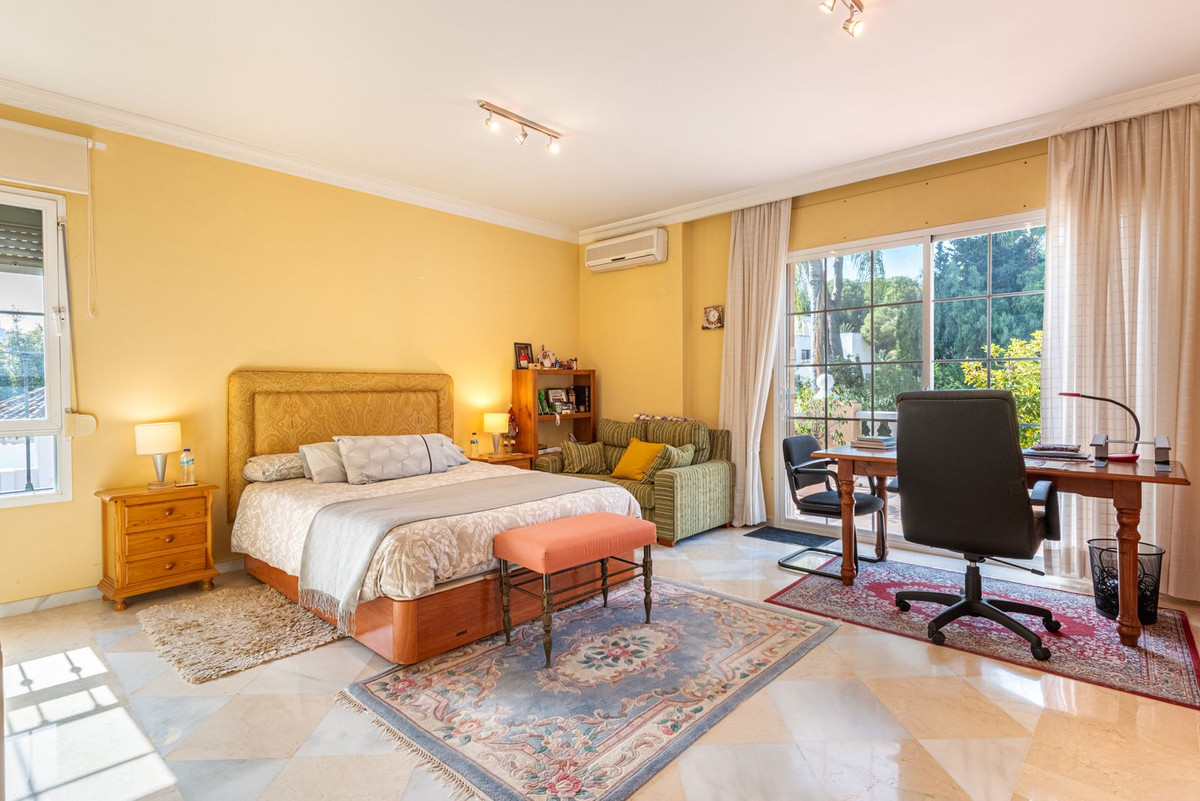 Huis te koop in Nueva Andalucía | 5 slaapkamers H5366833