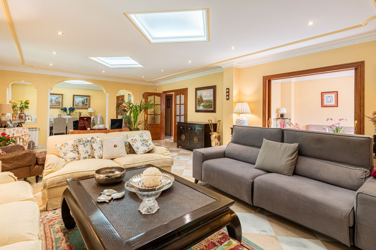 Huis te koop in Nueva Andalucía | 5 slaapkamers H5366833