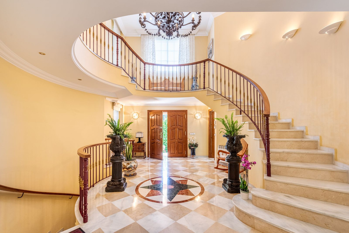 Huis te koop in Nueva Andalucía | 5 slaapkamers H5366833