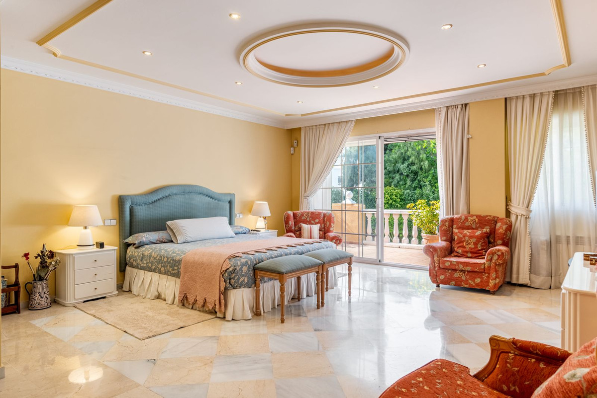 Huis te koop in Nueva Andalucía | 5 slaapkamers H5366833