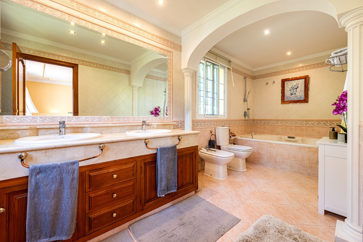 Huis te koop in Nueva Andalucía | 5 slaapkamers H5366833