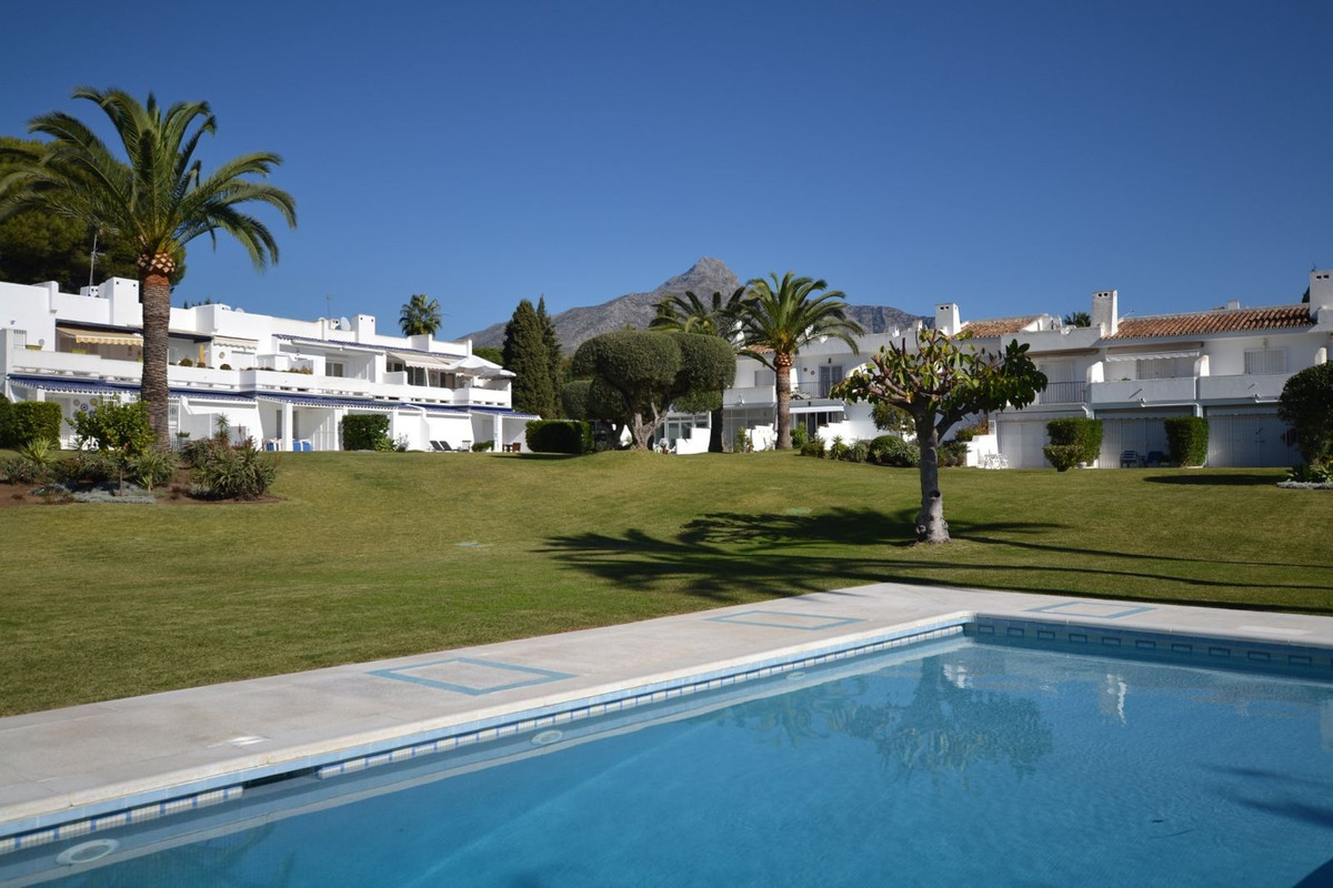 Huis te koop in Nueva Andalucía | 4 slaapkamers H5373052