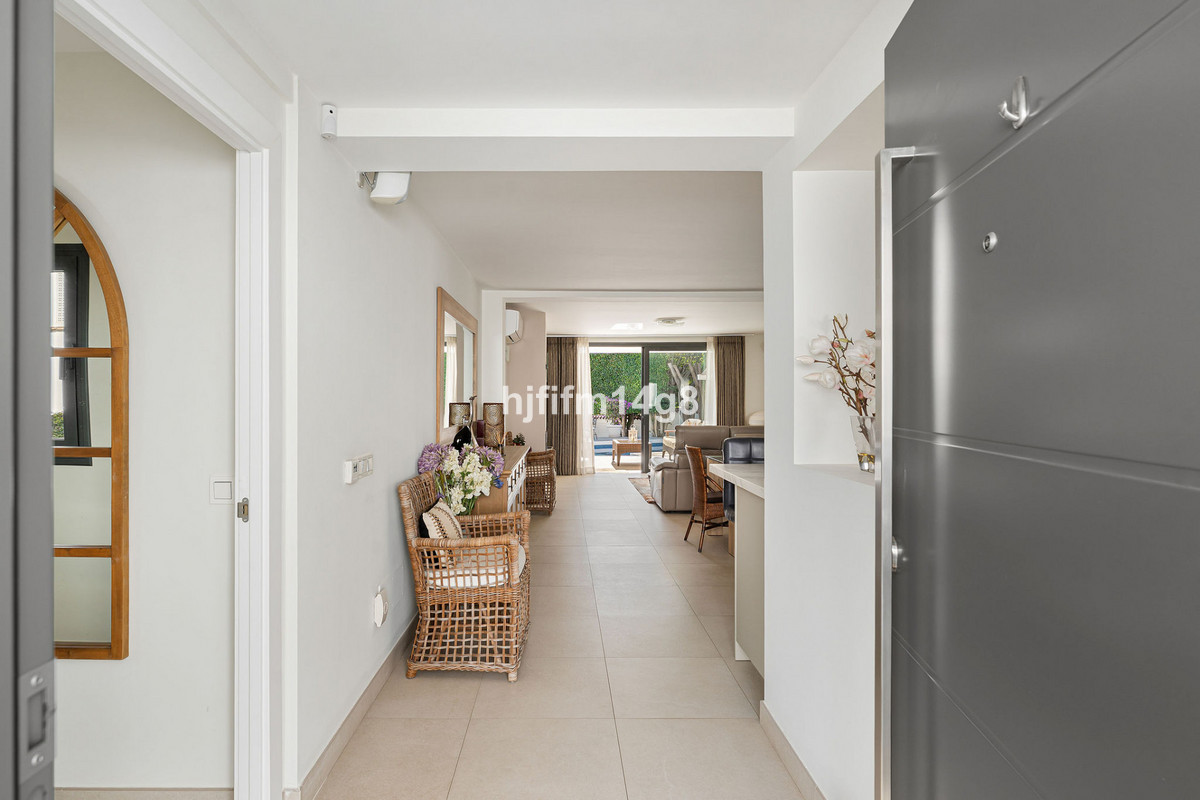 Huis te koop in Nueva Andalucía | 4 slaapkamers H5373121