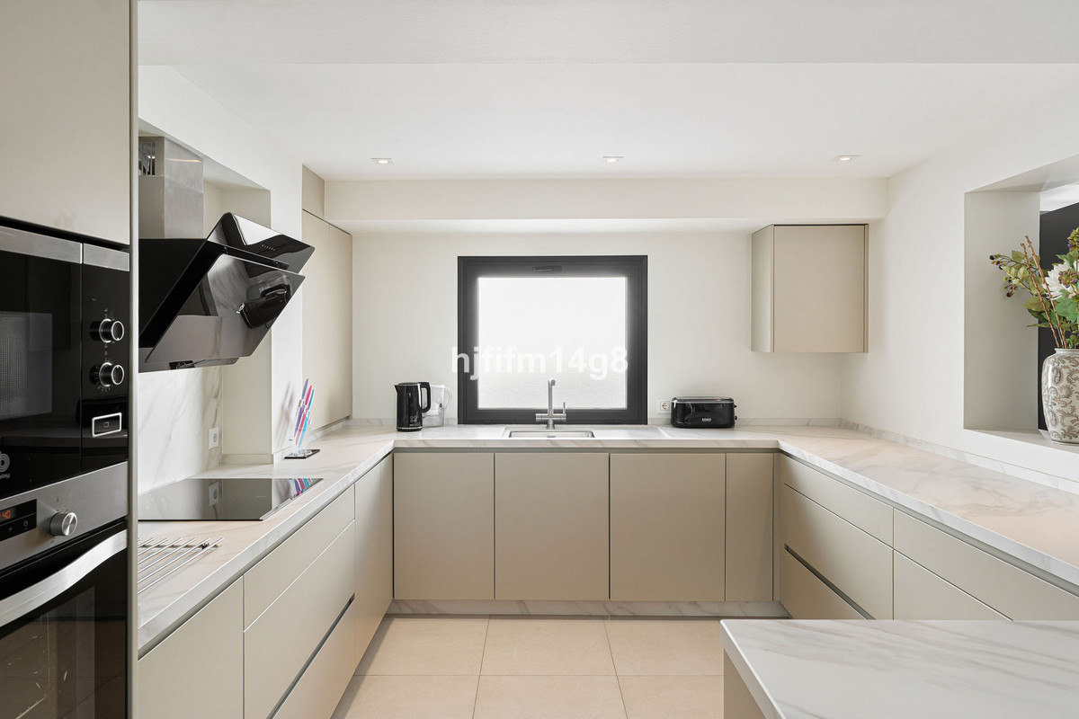 Huis te koop in Nueva Andalucía | 4 slaapkamers H5373121