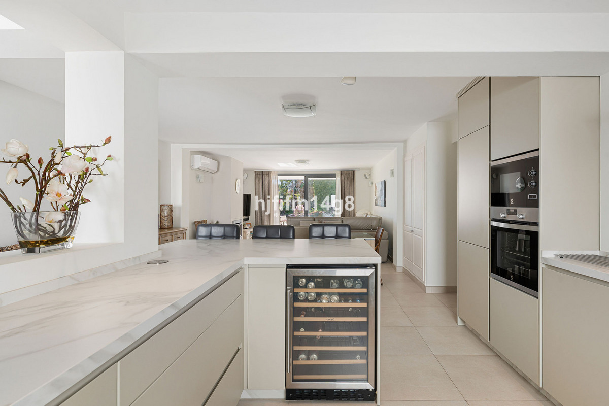 Huis te koop in Nueva Andalucía | 4 slaapkamers H5373121