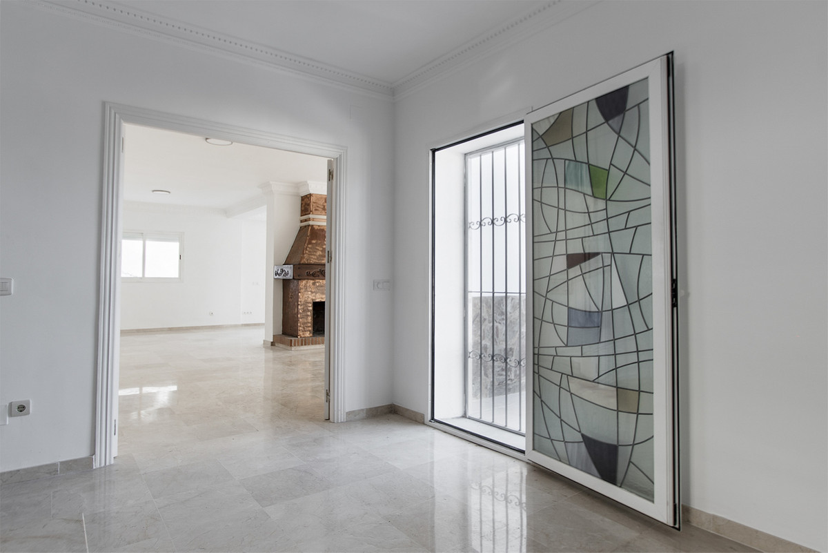 Huis te koop in Nueva Andalucía | 4 slaapkamers H5374195