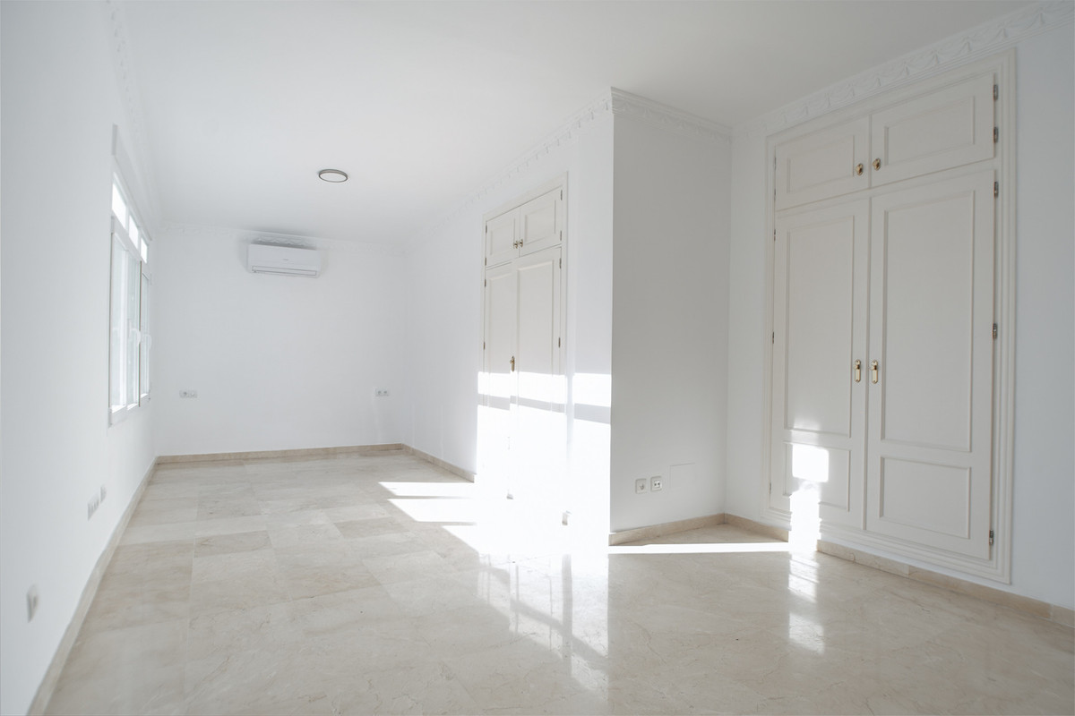 Huis te koop in Nueva Andalucía | 4 slaapkamers H5374195
