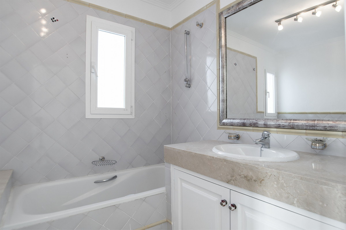 Huis te koop in Nueva Andalucía | 4 slaapkamers H5374195