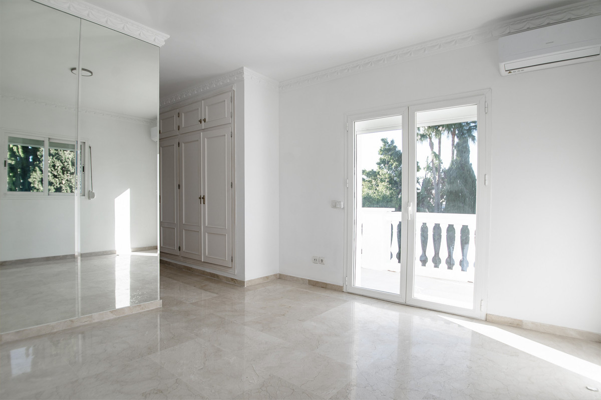 Huis te koop in Nueva Andalucía | 4 slaapkamers H5374195