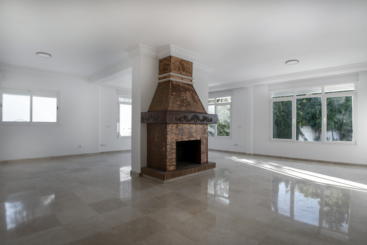 Huis te koop in Nueva Andalucía | 4 slaapkamers H5374195