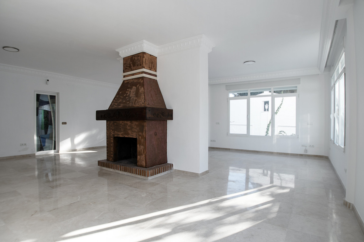 Huis te koop in Nueva Andalucía | 4 slaapkamers H5374195