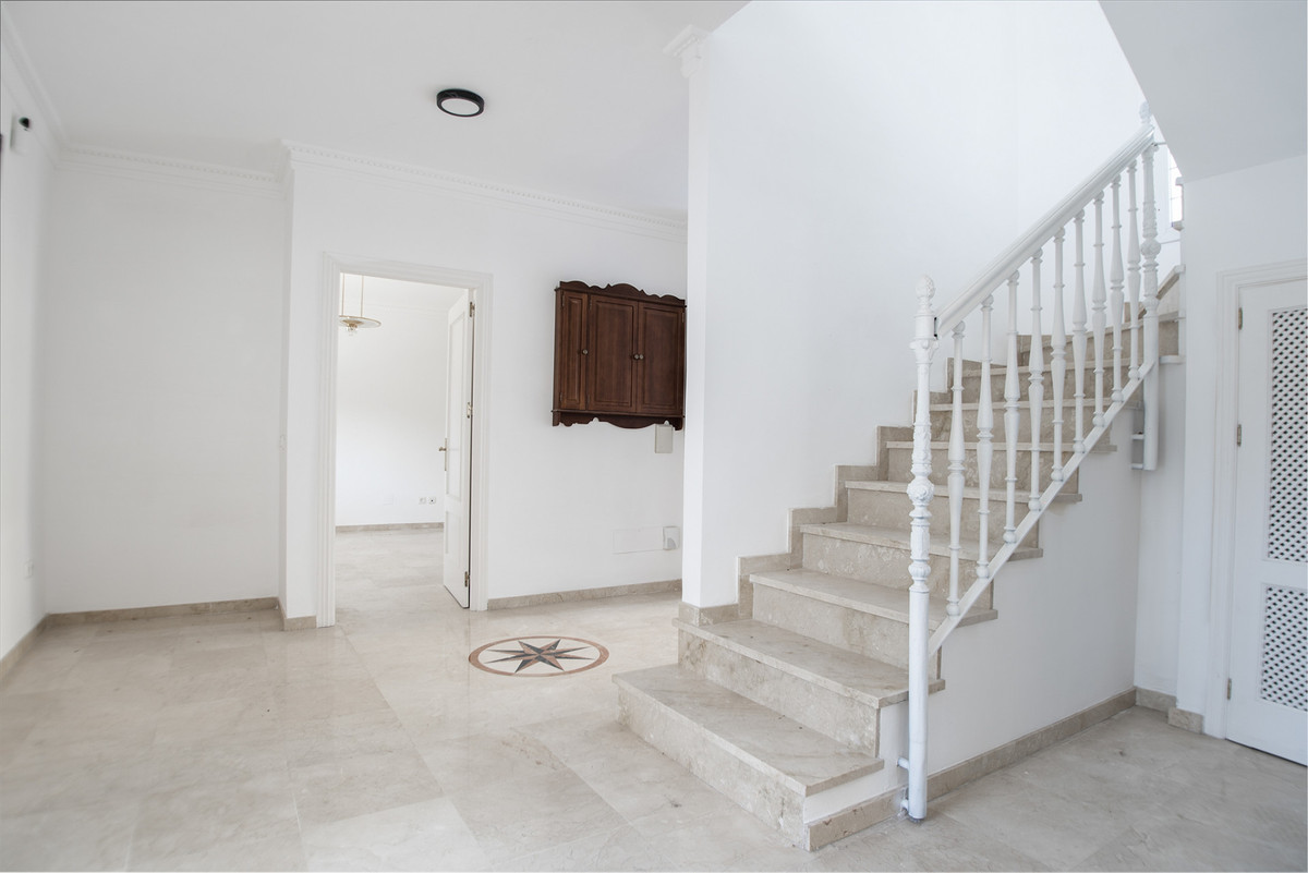 Huis te koop in Nueva Andalucía | 4 slaapkamers H5374195