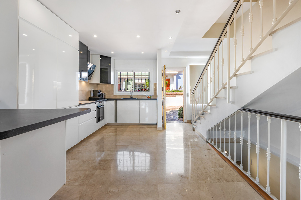 Huis te koop in Nueva Andalucía | 3 slaapkamers H5374426