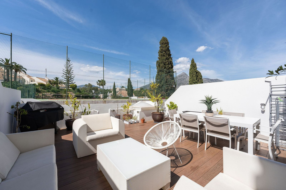 Huis te koop in Nueva Andalucía | 4 slaapkamers H5374618