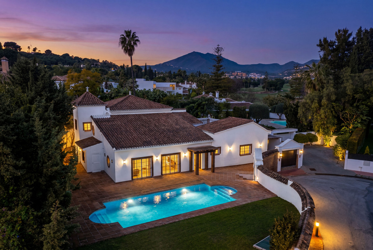 Huis te koop in Nueva Andalucía | 4 slaapkamers H5375173