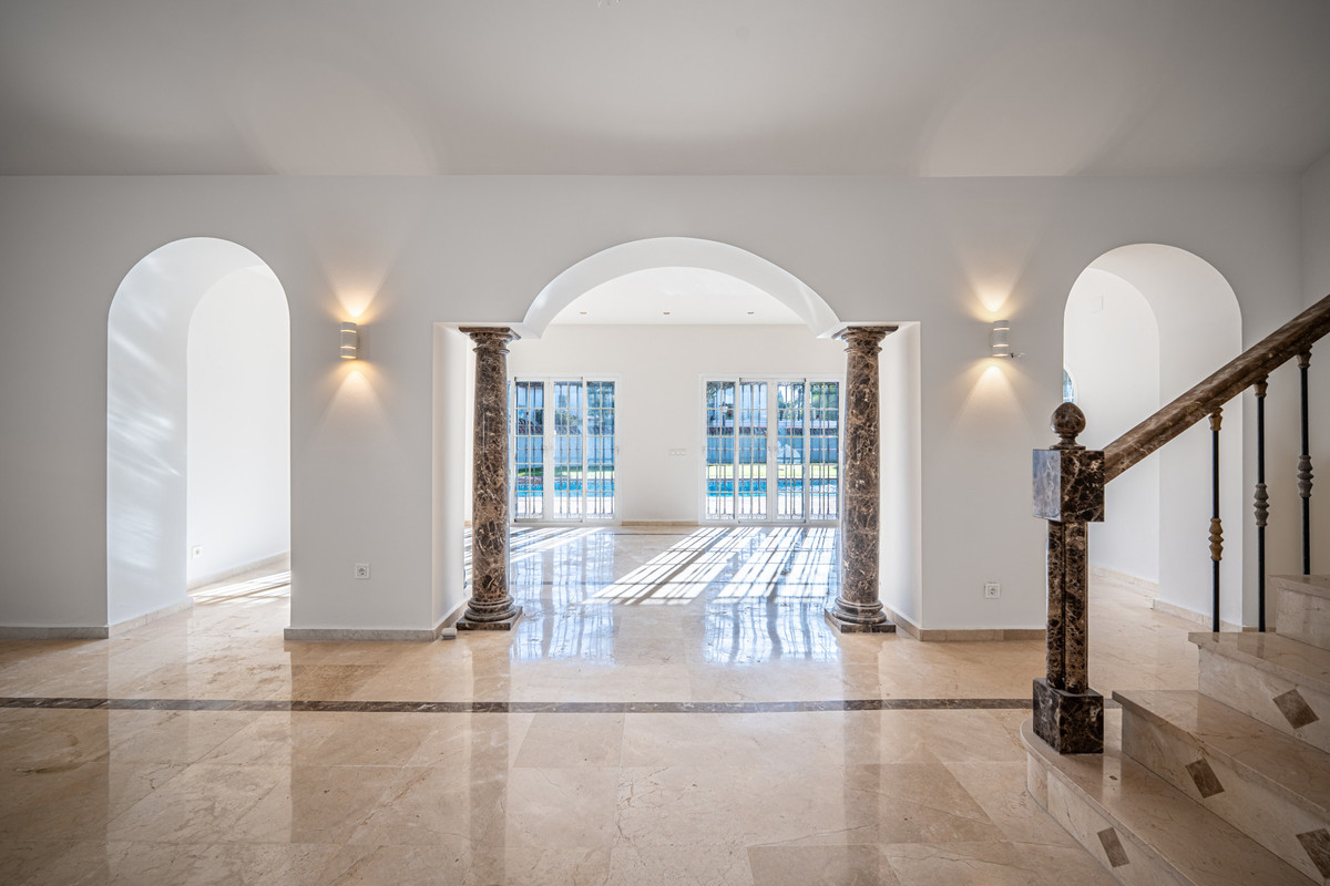 Huis te koop in Nueva Andalucía | 4 slaapkamers H5375173