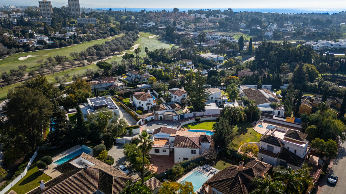 Huis te koop in Nueva Andalucía | 4 slaapkamers H5375173