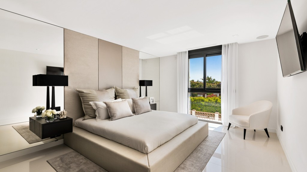 Huis te koop in Nueva Andalucía | 7 slaapkamers H5376886