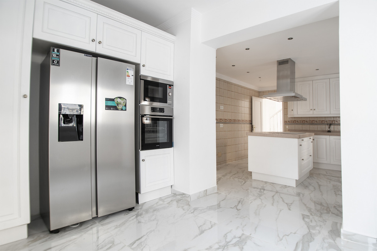 Huis te koop in Nueva Andalucía | 4 slaapkamers H5379223