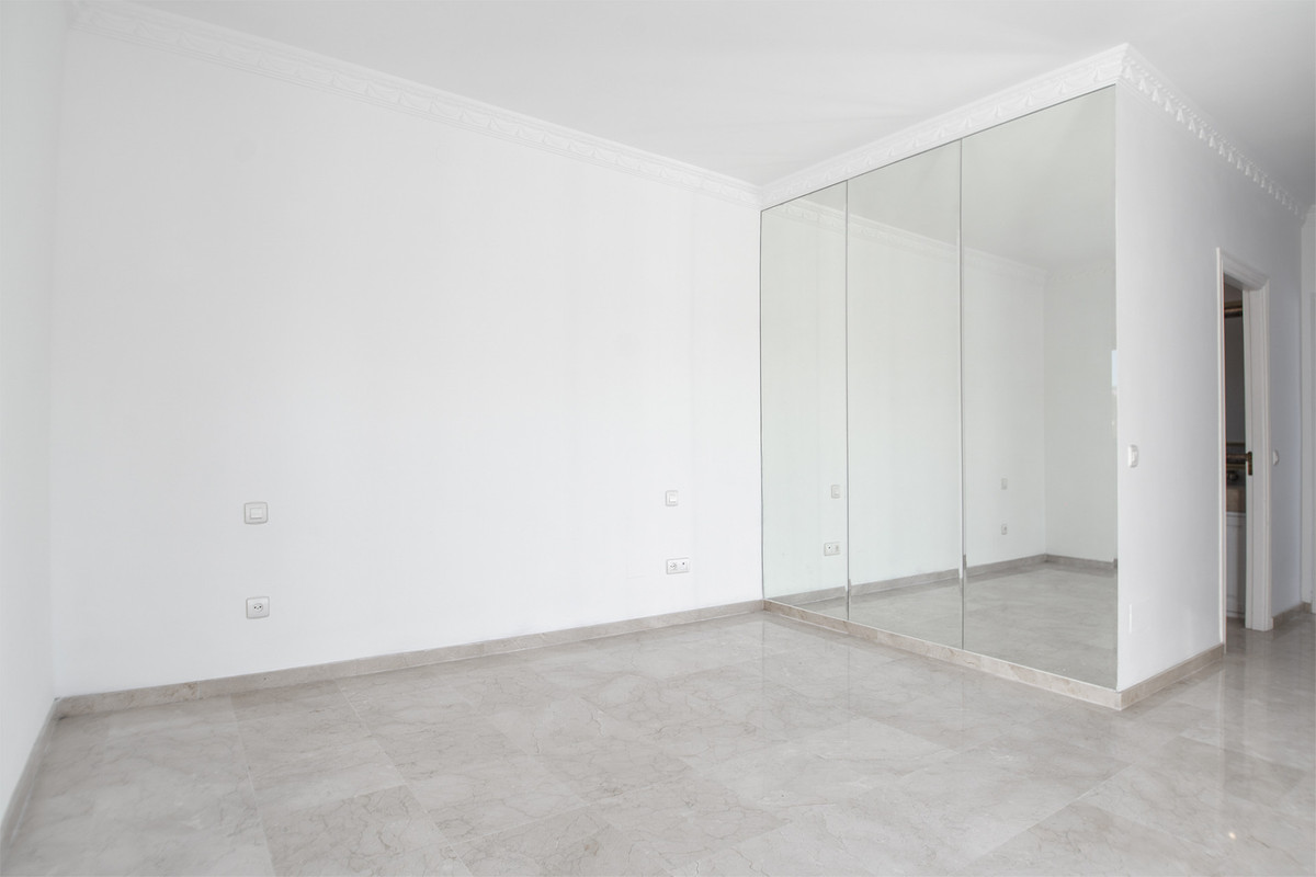 Huis te koop in Nueva Andalucía | 4 slaapkamers H5379223