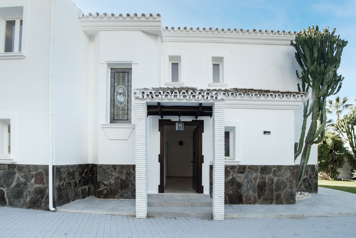 Huis te koop in Nueva Andalucía | 4 slaapkamers H5379223