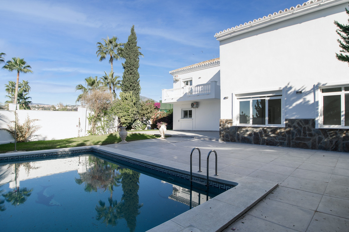 Huis te koop in Nueva Andalucía | 4 slaapkamers H5379223