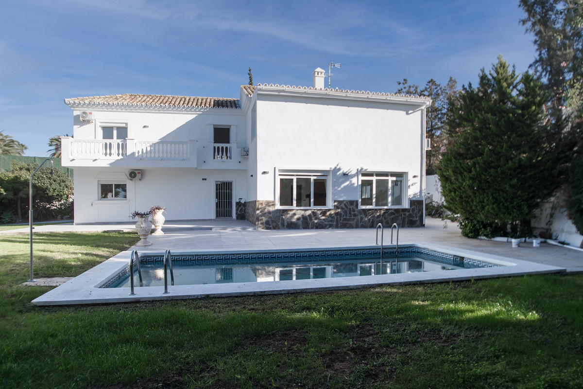 Huis te koop in Nueva Andalucía | 4 slaapkamers H5379223