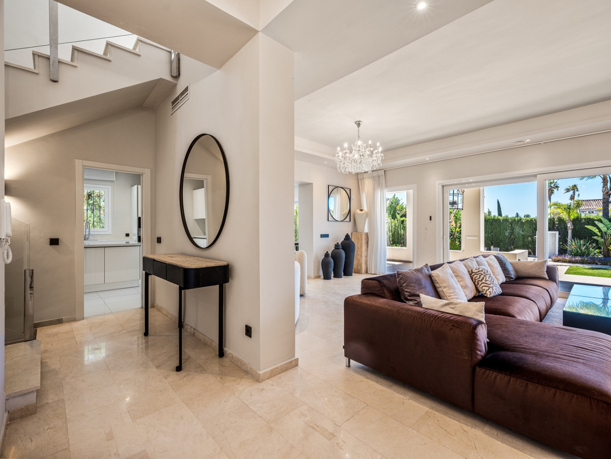 Huis te koop in Nueva Andalucía | 6 slaapkamers H5383045