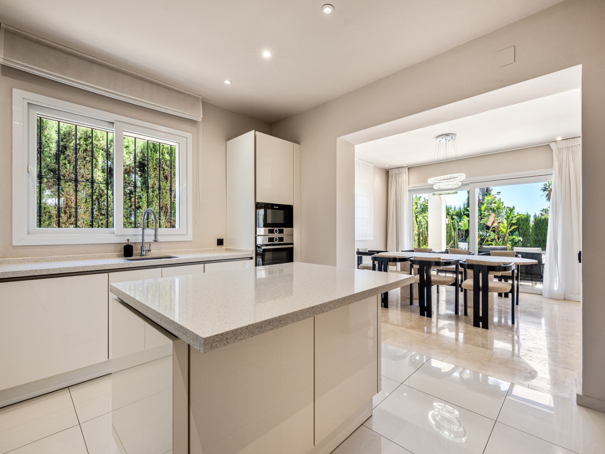 Huis te koop in Nueva Andalucía | 6 slaapkamers H5383045
