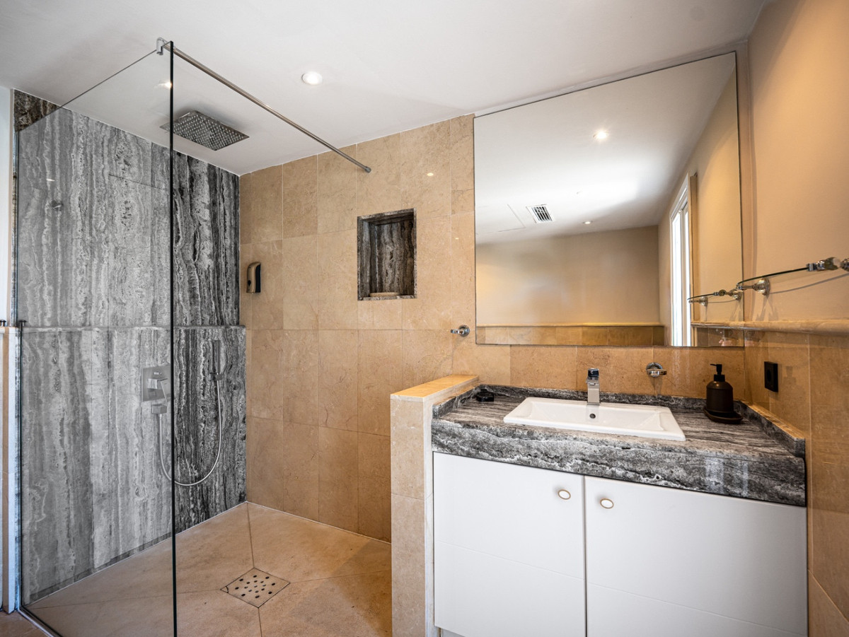 Huis te koop in Nueva Andalucía | 6 slaapkamers H5383045