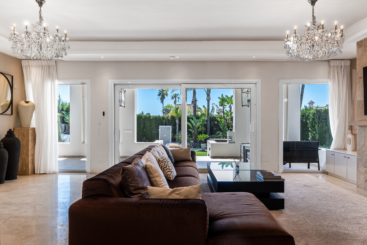 Huis te koop in Nueva Andalucía | 6 slaapkamers H5383045